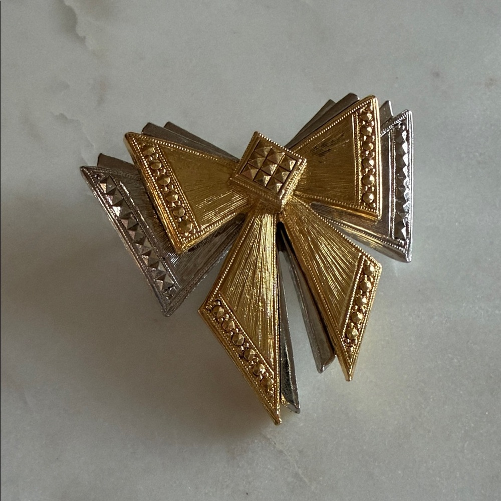 Avon vin Gold & Silver Bow Statement Brooch - Elegant Two-Tone Women's Jewelry